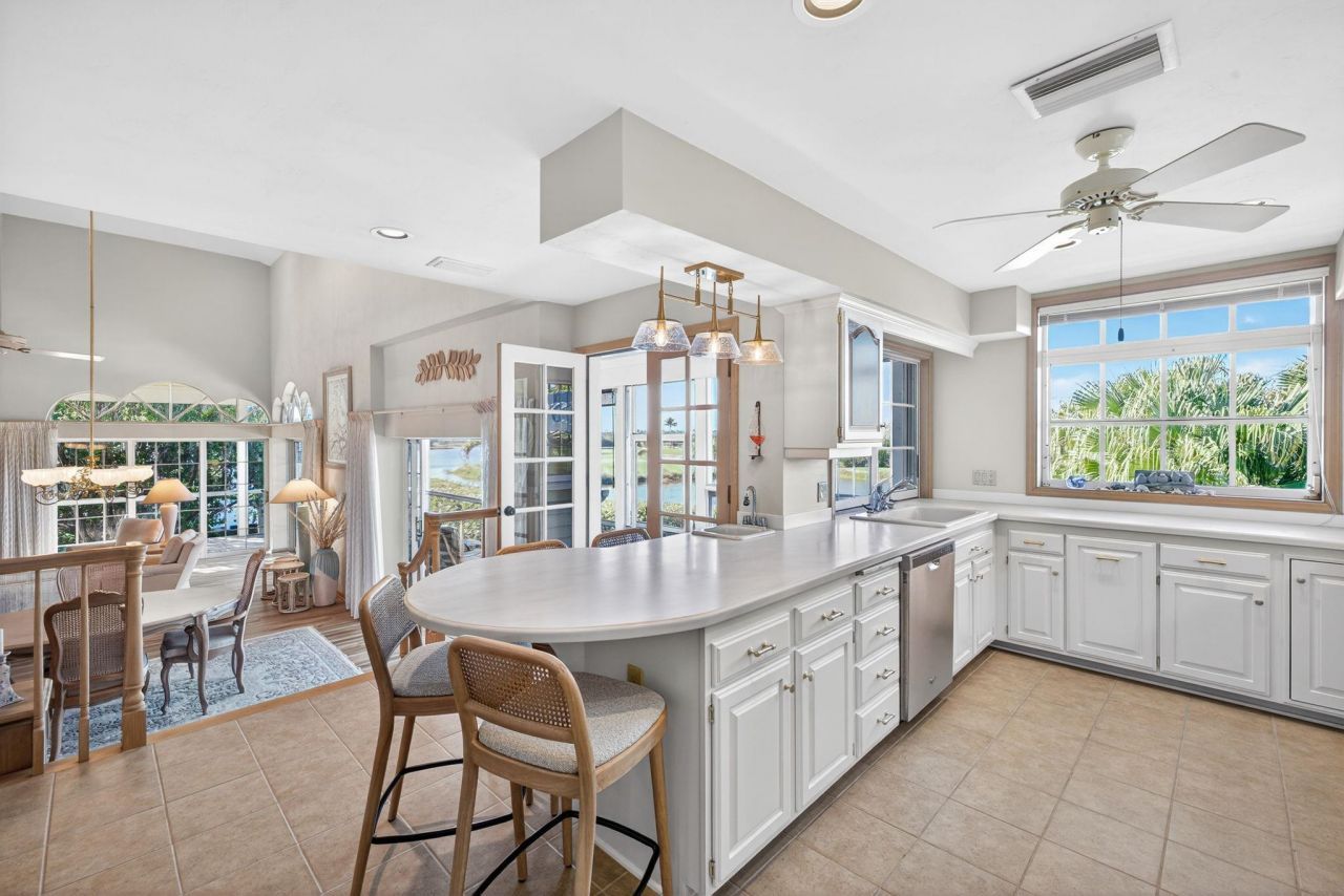 1422 Sanderling Cir, Sanibel, FL 33957 Photo