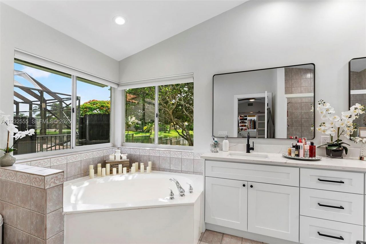 550 NW 110th Ave, Plantation, FL 33324 Photo