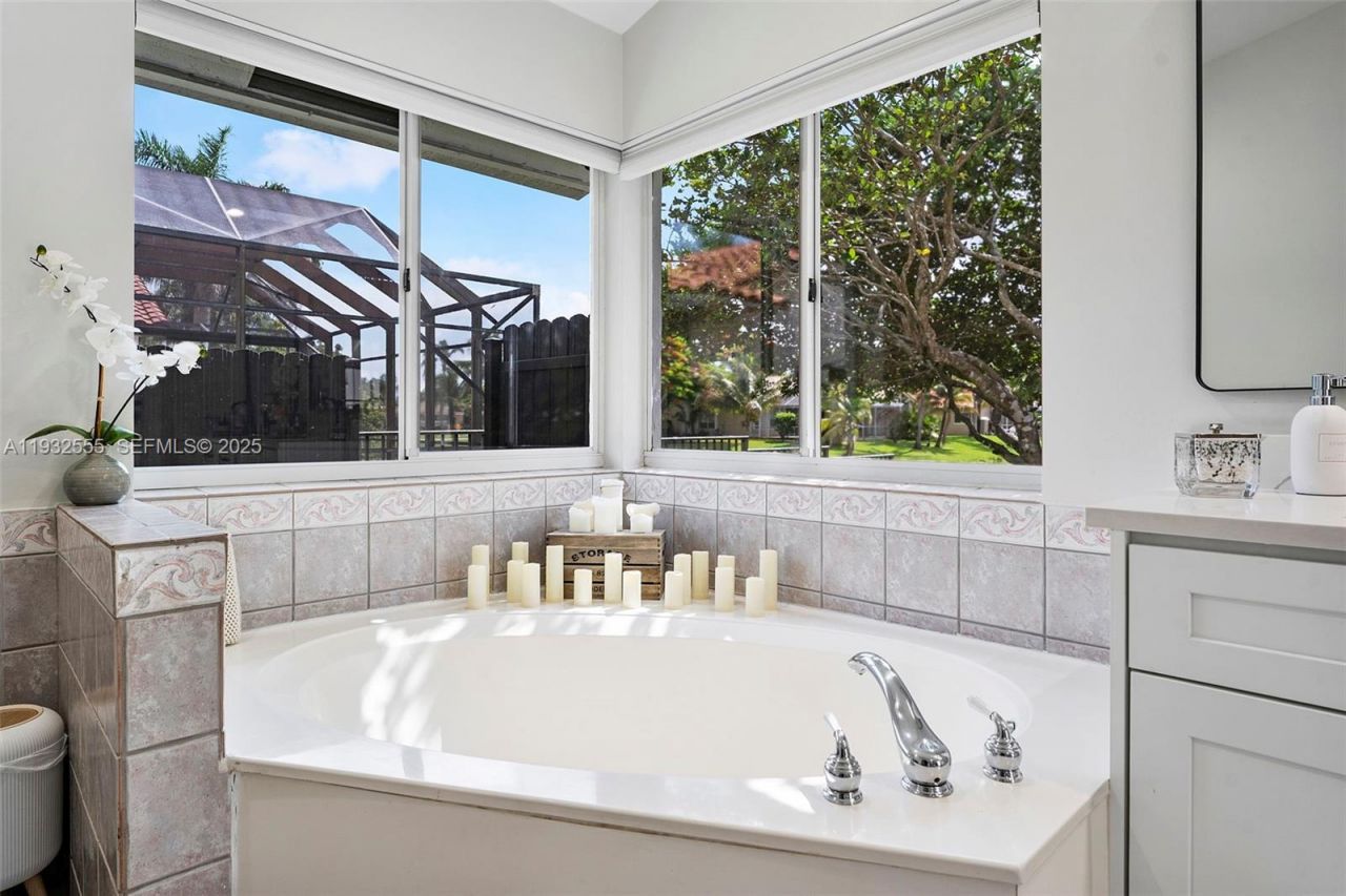 550 NW 110th Ave, Plantation, FL 33324 Photo