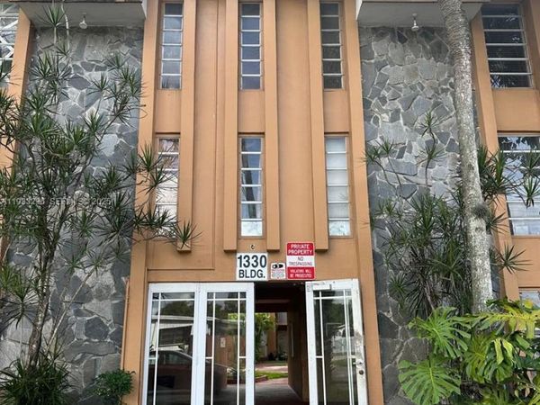 1330 W 54th St, Unit 108C, Hialeah, FL 33012