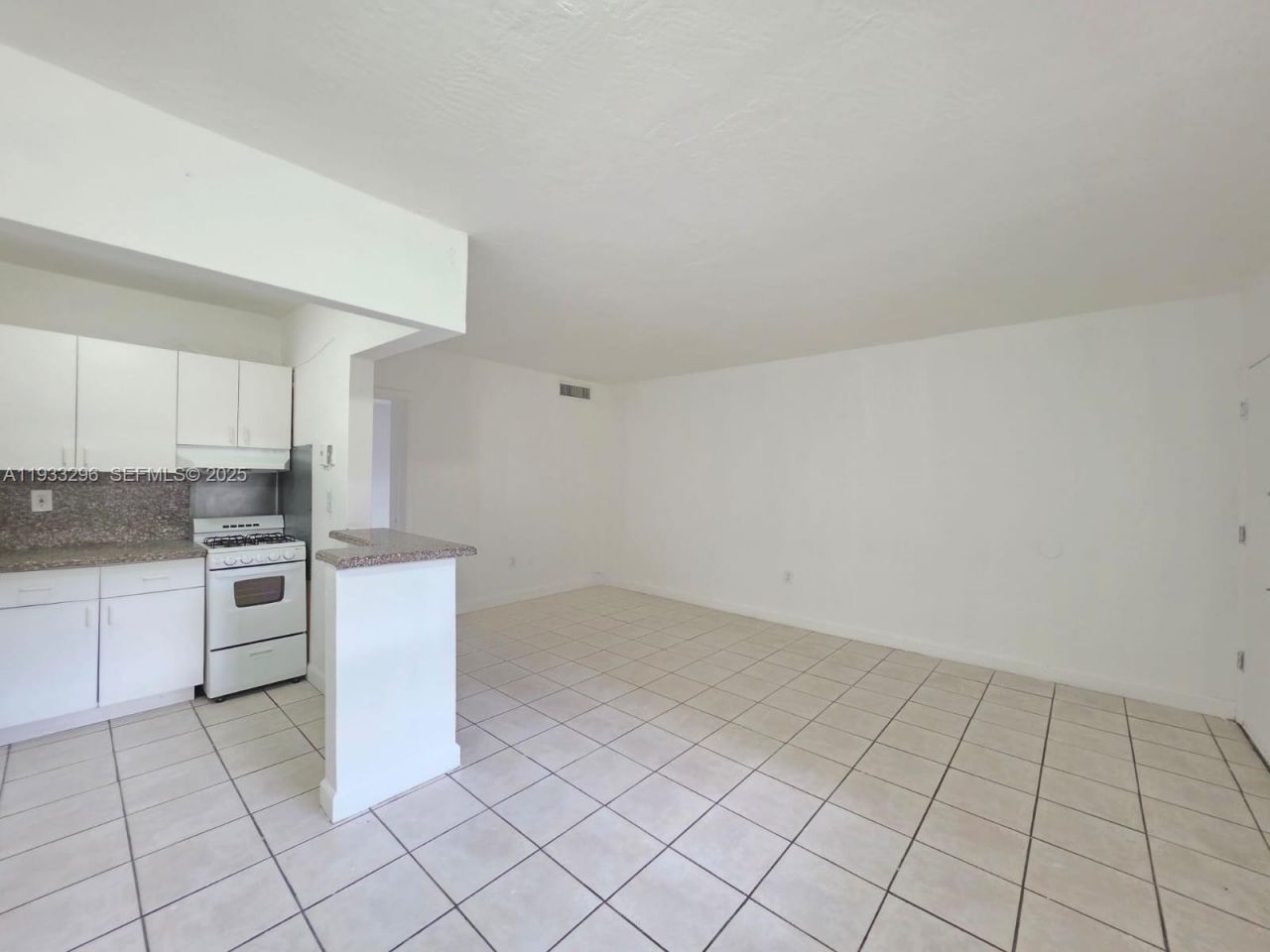 1330 W 54th St, Unit 108C, Hialeah, FL 33012 Photo