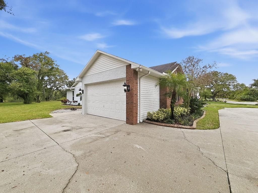 8805 Crosswood Court, Riverview, FL 33578 Photo