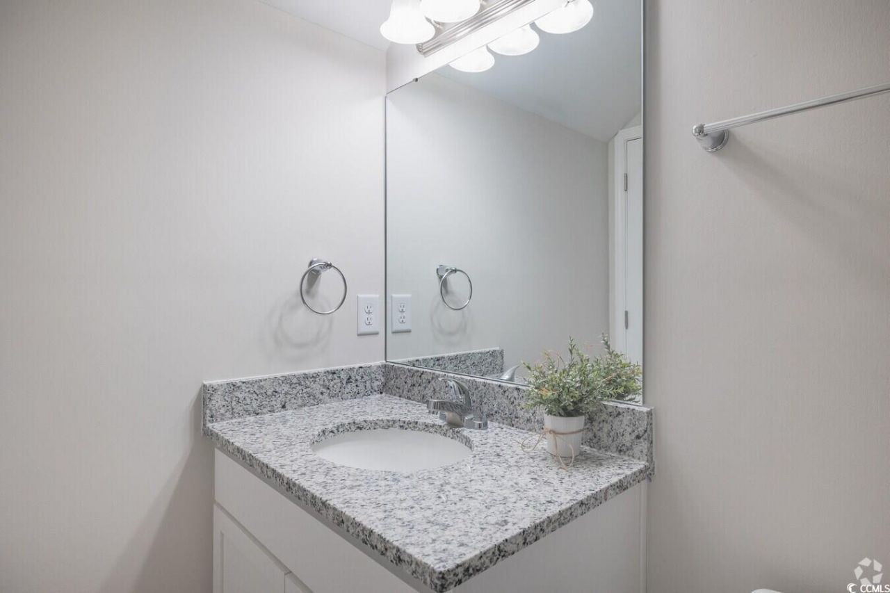 1501 Flatwood St Photo 11