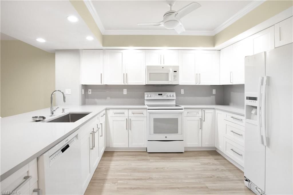 21 Bluebill Ave, Unit B-303, Naples, FL 34108 Photo