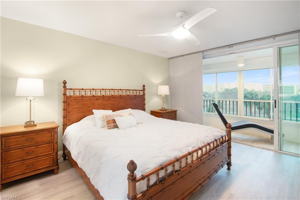 21 Bluebill Ave, Unit B-303, Naples, FL 34108 Photo