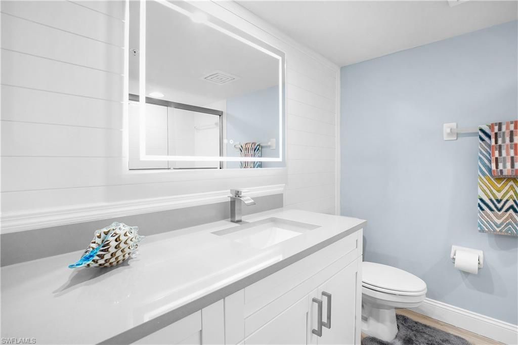 21 Bluebill Ave, Unit B-303, Naples, FL 34108 Photo