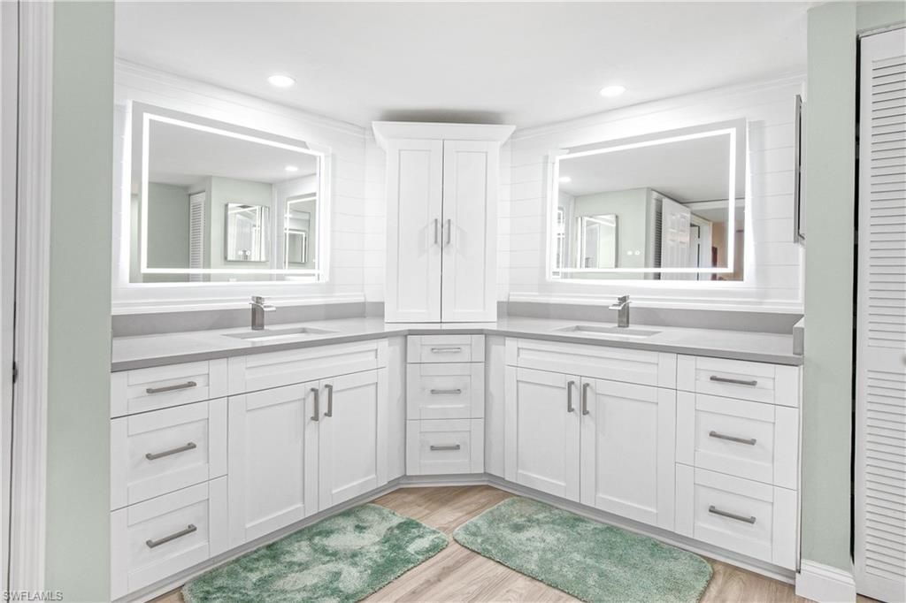 21 Bluebill Ave, Unit B-303, Naples, FL 34108 Photo