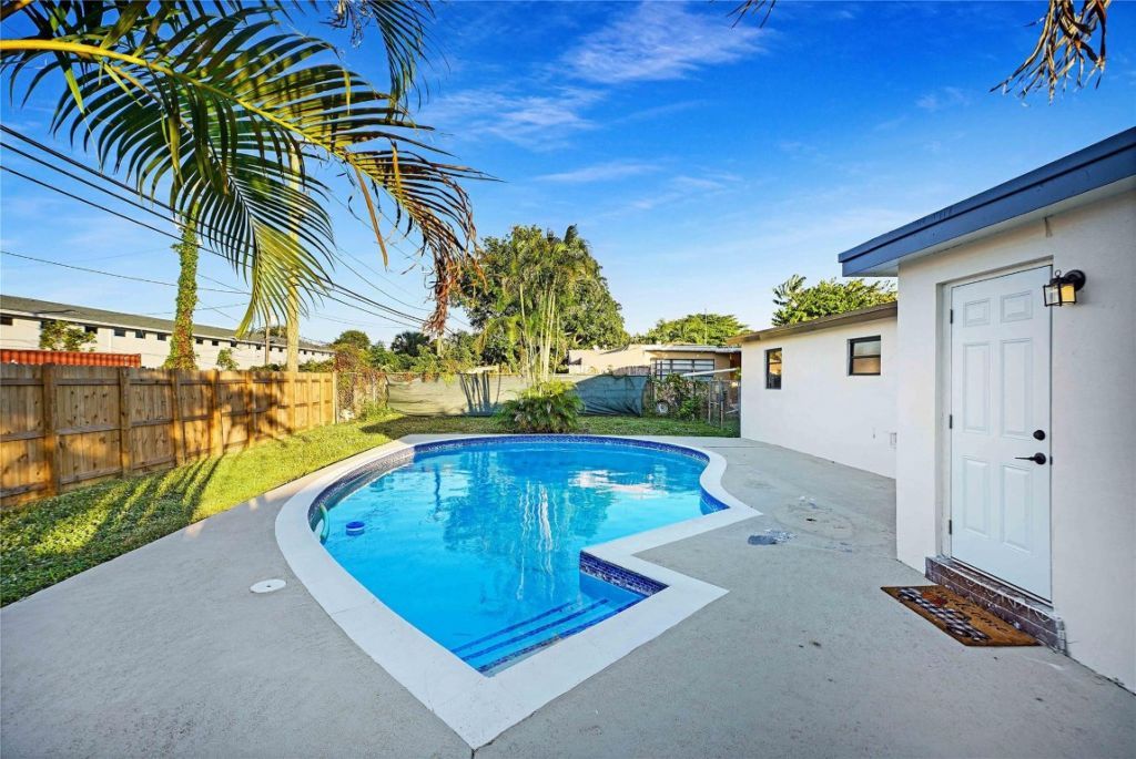 3613 SW 1st Street, Fort Lauderdale, FL 33312 Photo