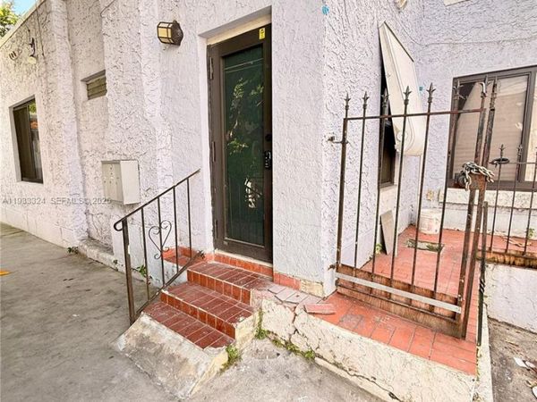 125 SW 19th Ave, Unit 2, Miami, FL 33135