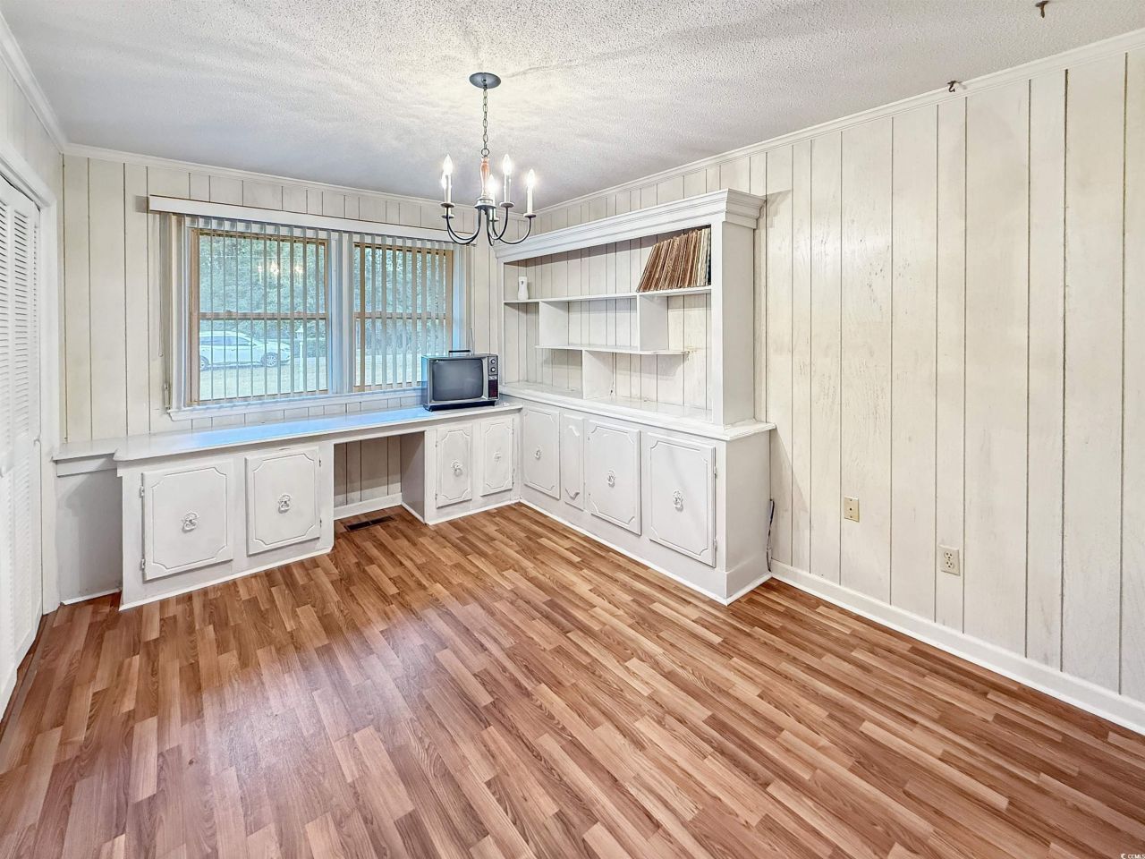 76 Brock St. Photo 11