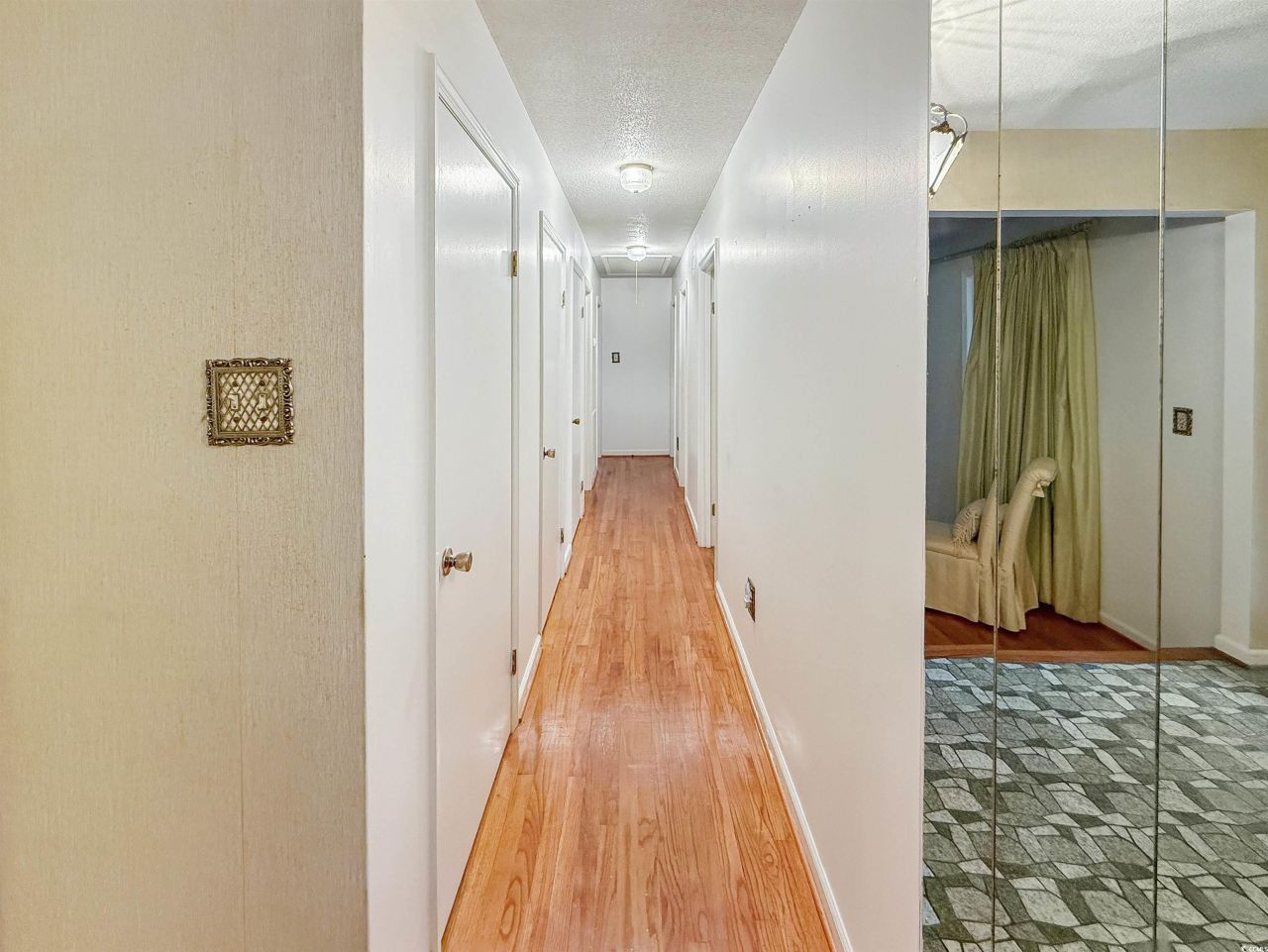 76 Brock St. Photo 14