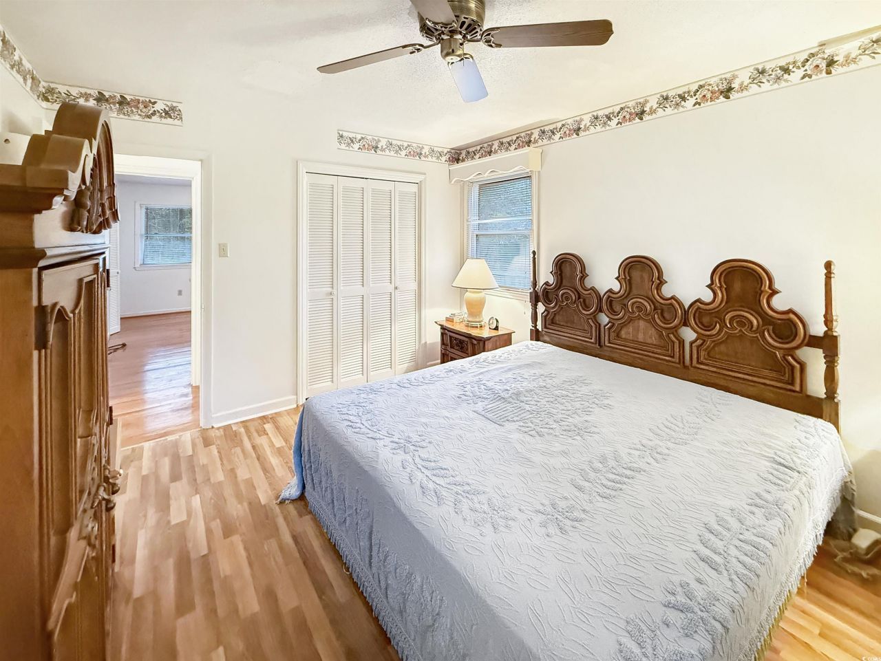 76 Brock St. Photo 16