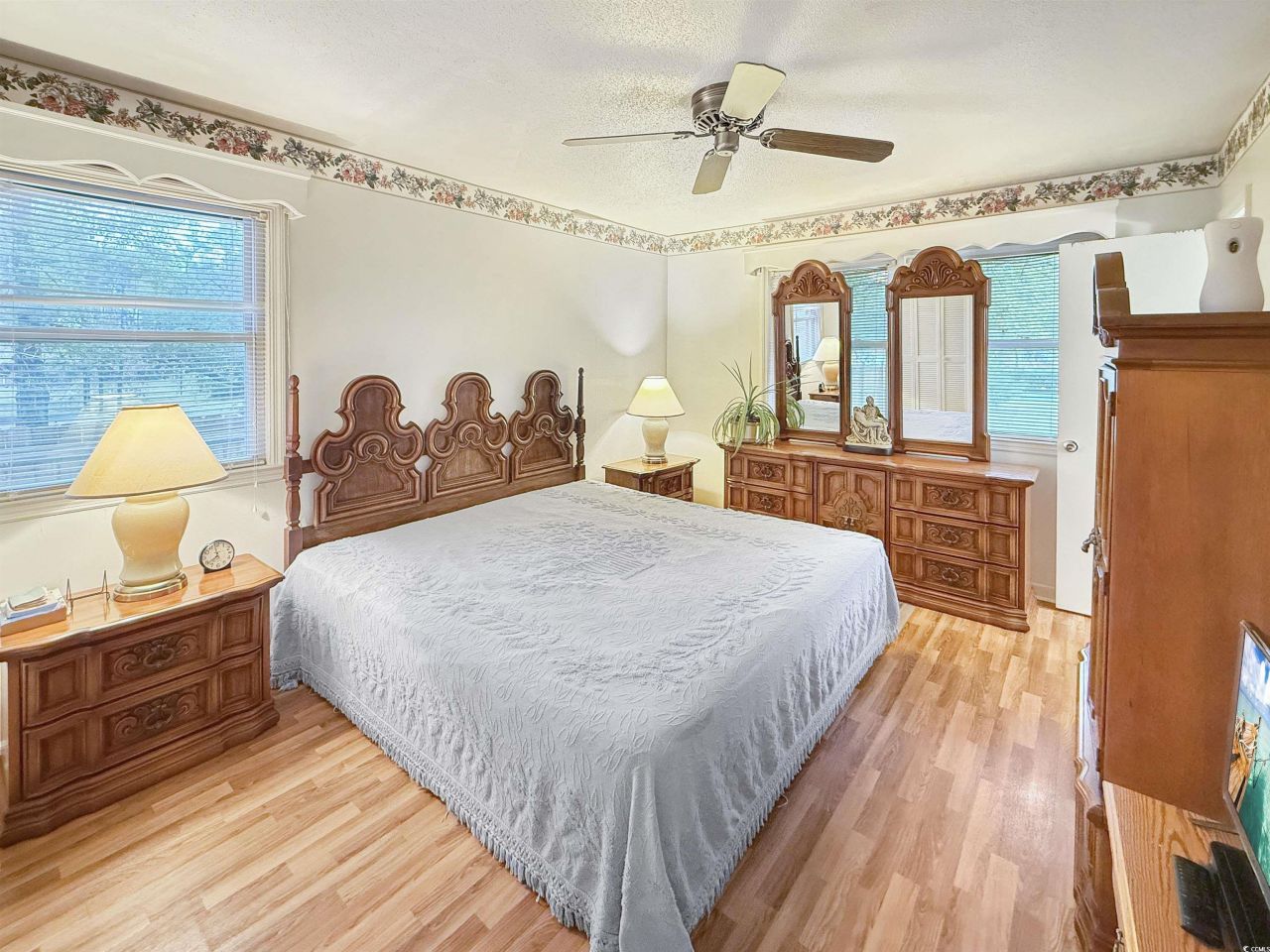 76 Brock St. Photo 17