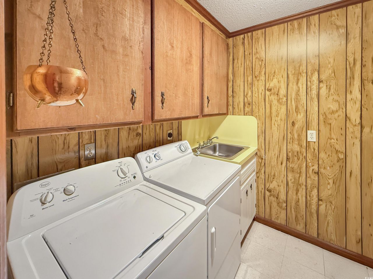 76 Brock St. Photo 22