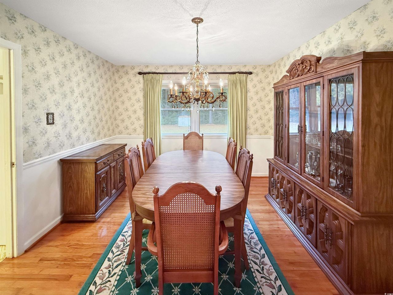 76 Brock St. Photo 8