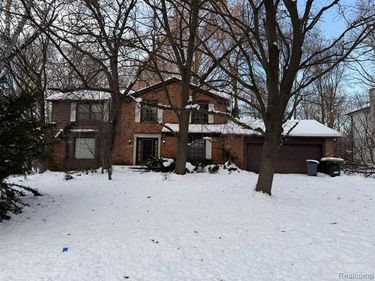 34630 Old Timber Road, Farmington, MI 48331