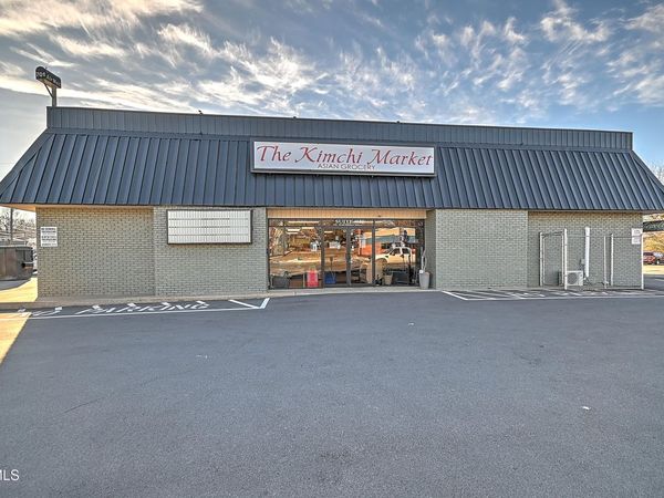 701 West Market Street, Johnson City, TN 37604