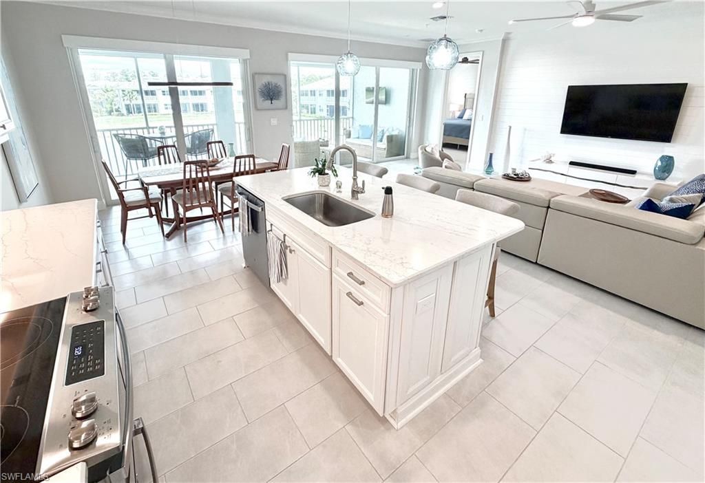 2647 Seychelles Cir, Unit 2206, Naples, FL 34112 Photo