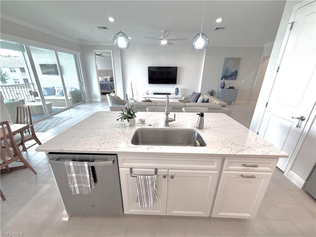 2647 Seychelles Cir, Unit 2206, Naples, FL 34112 Photo