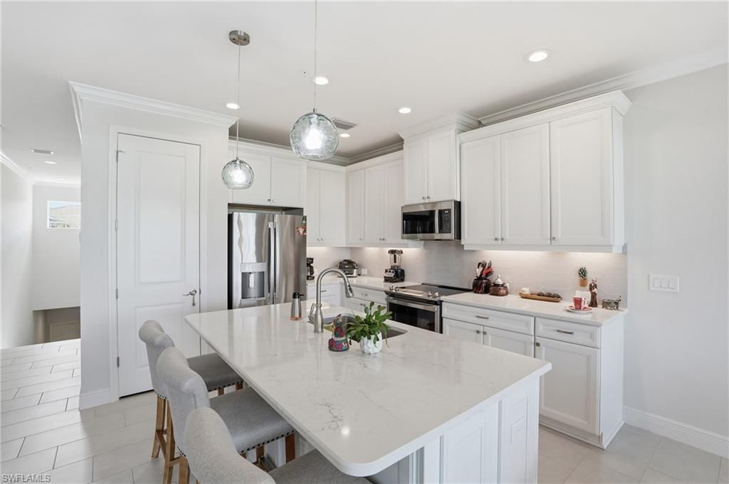 2647 Seychelles Cir, Unit 2206, Naples, FL 34112 Photo