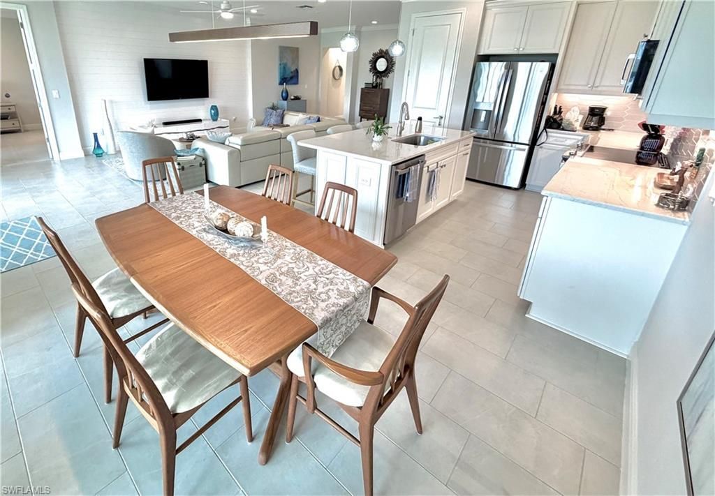 2647 Seychelles Cir, Unit 2206, Naples, FL 34112 Photo