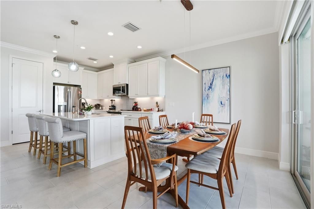 2647 Seychelles Cir, Unit 2206, Naples, FL 34112 Photo