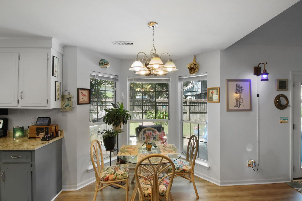 104 Excaliber Place Photo 10