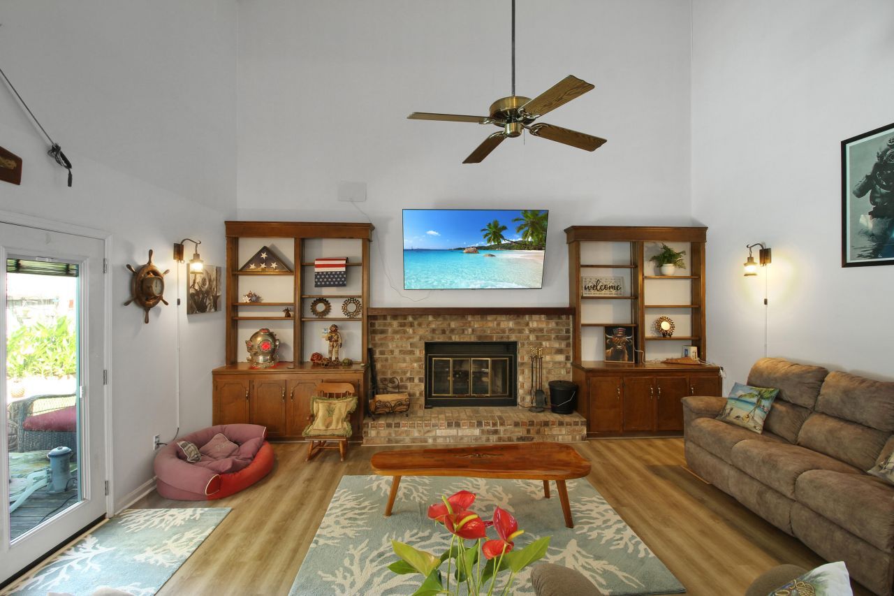 104 Excaliber Place Photo 16