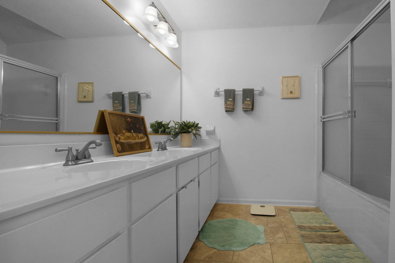 104 Excaliber Place Photo 22