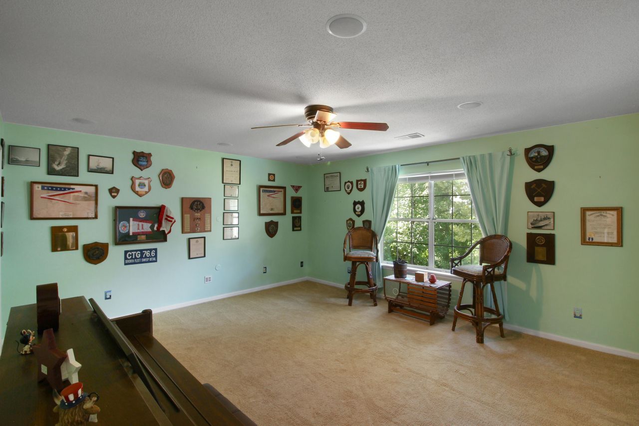 104 Excaliber Place Photo 33