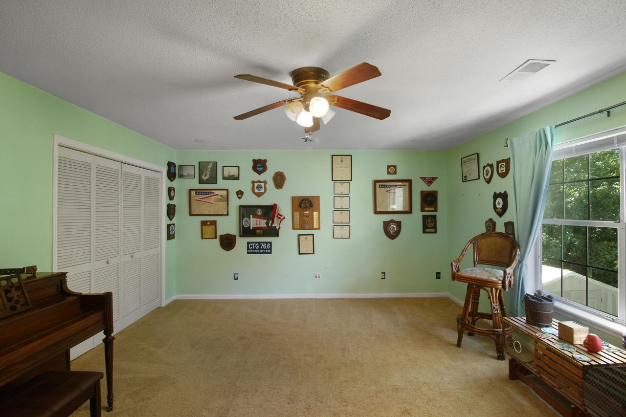 104 Excaliber Place Photo 34