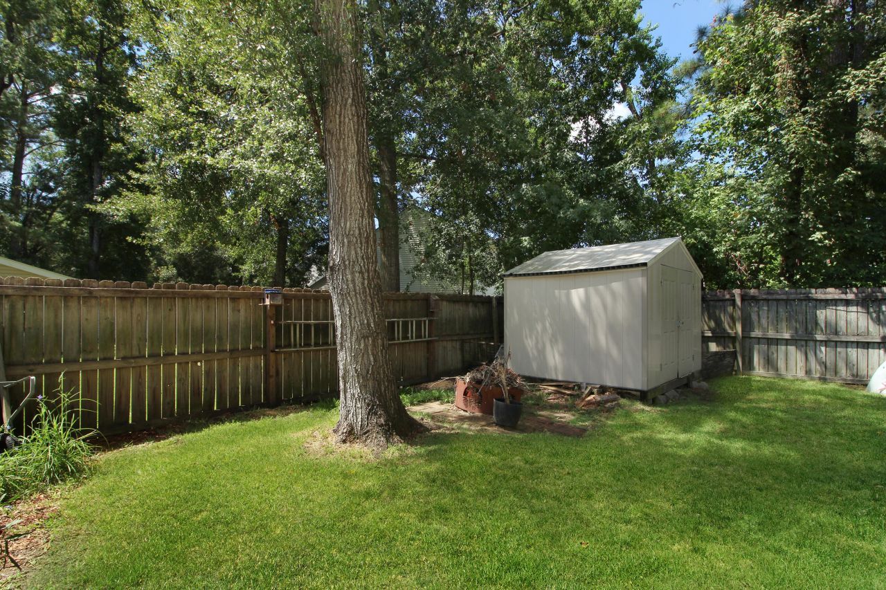 104 Excaliber Place Photo 41