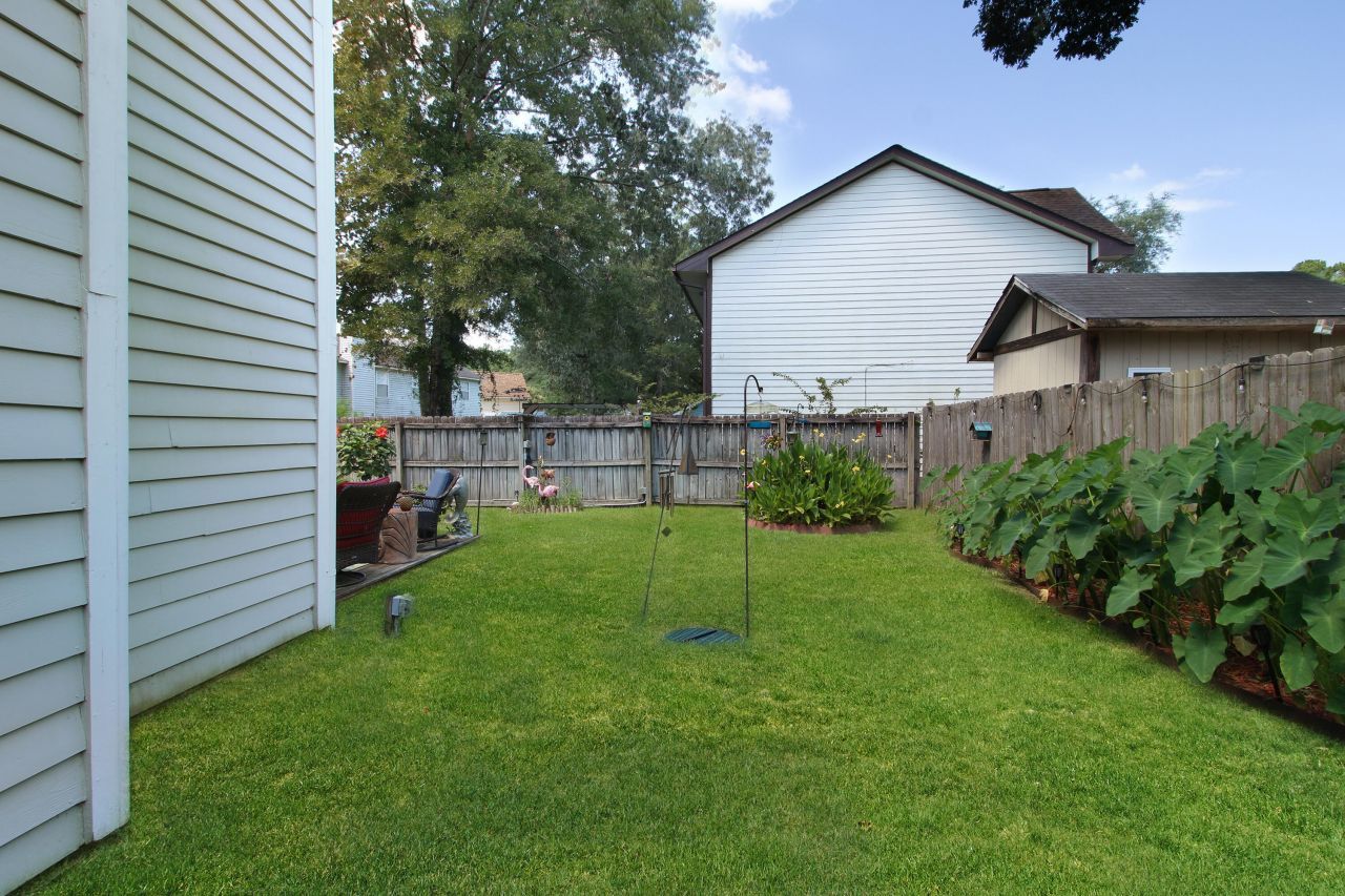 104 Excaliber Place Photo 44