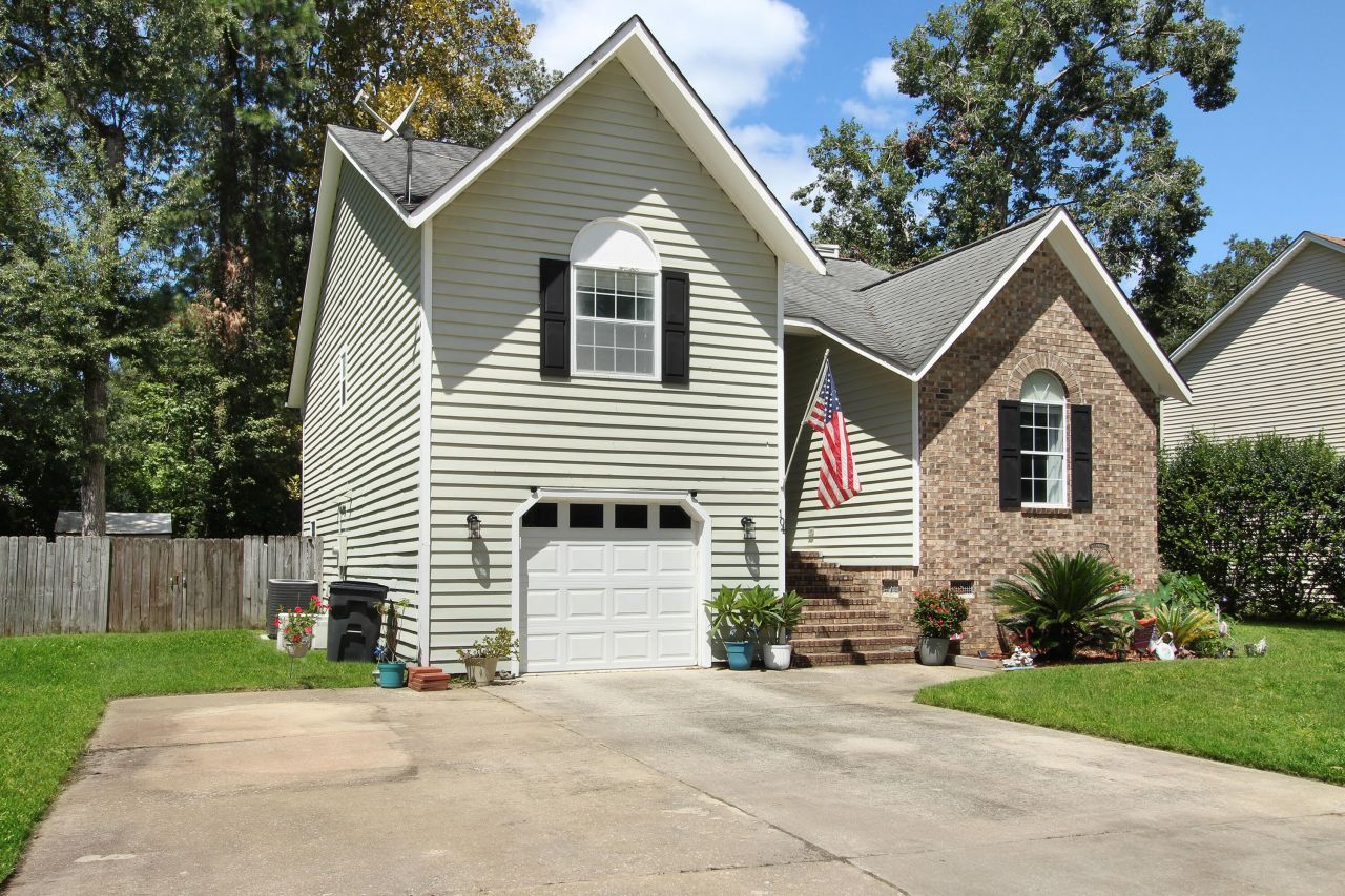 104 Excaliber Place Photo 5