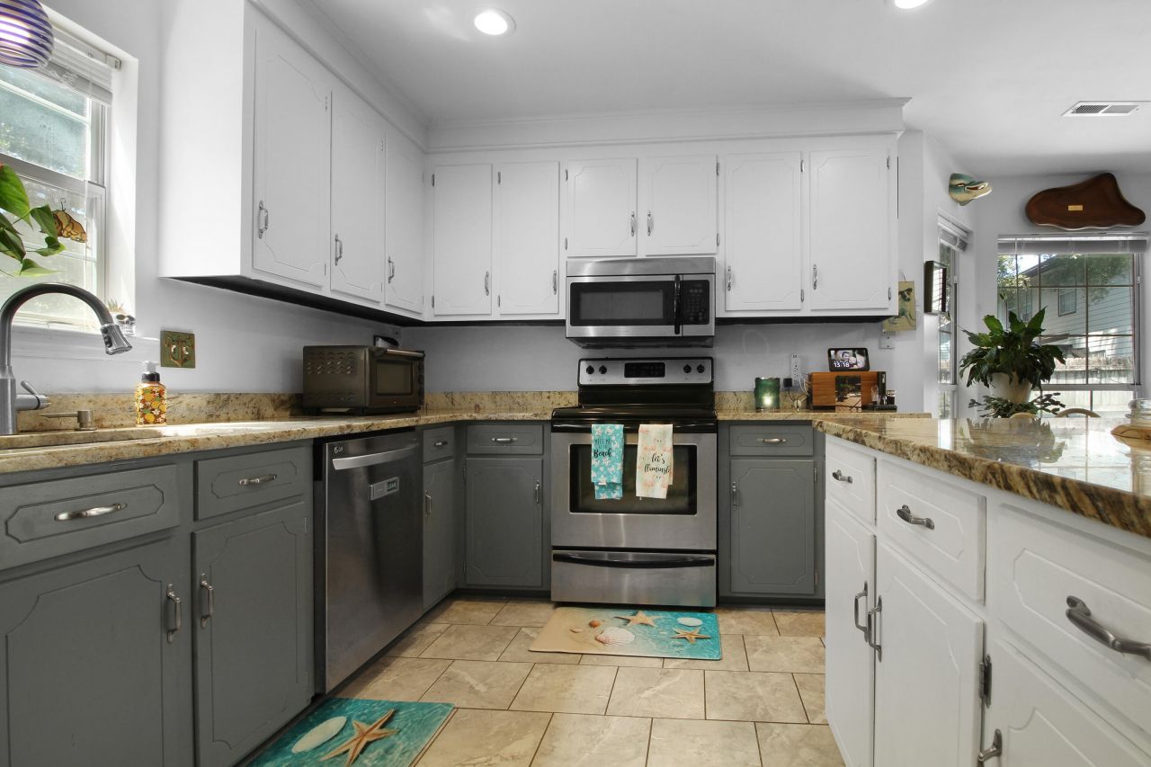 104 Excaliber Place Photo 9