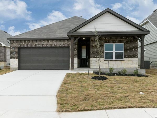 1417 Burrs Ferry Ct, Seguin, TX 78155