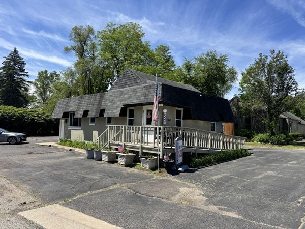 7045 Cooley Lake Road, West Bloomfield, MI 48324