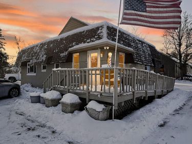 7045 Cooley Lake Road, West Bloomfield, MI 48324