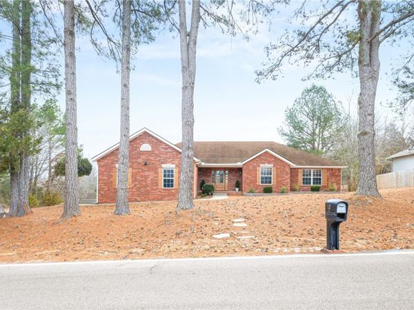 2 Granshire Lane, Bella Vista, AR 72714