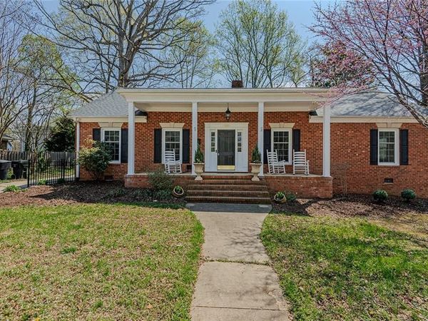 2822 Bedford Street, Burlington, NC 27215