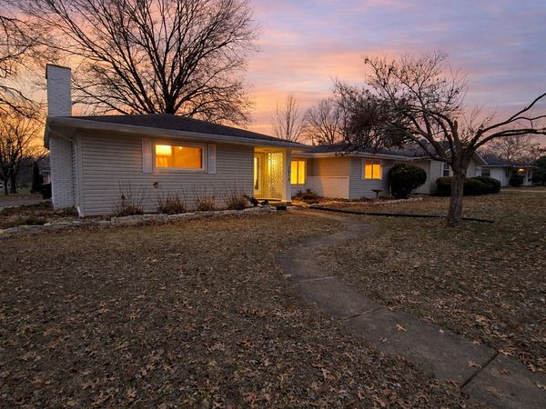 2514 W Nottingham Place, Peoria, IL 61614