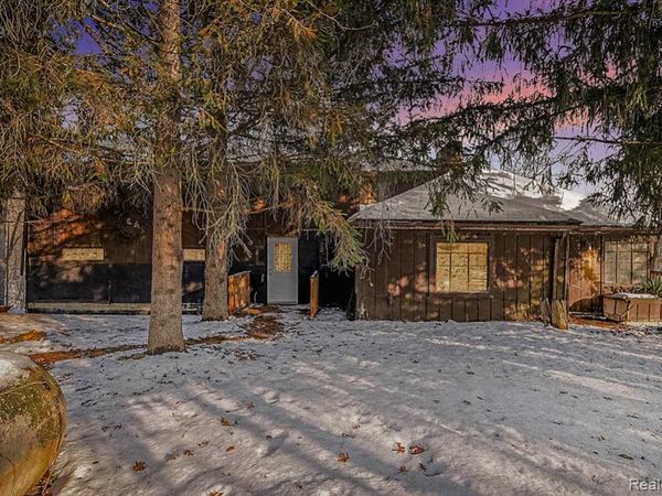 14325 Lakeshore Drive, Holly Twp, MI 48442