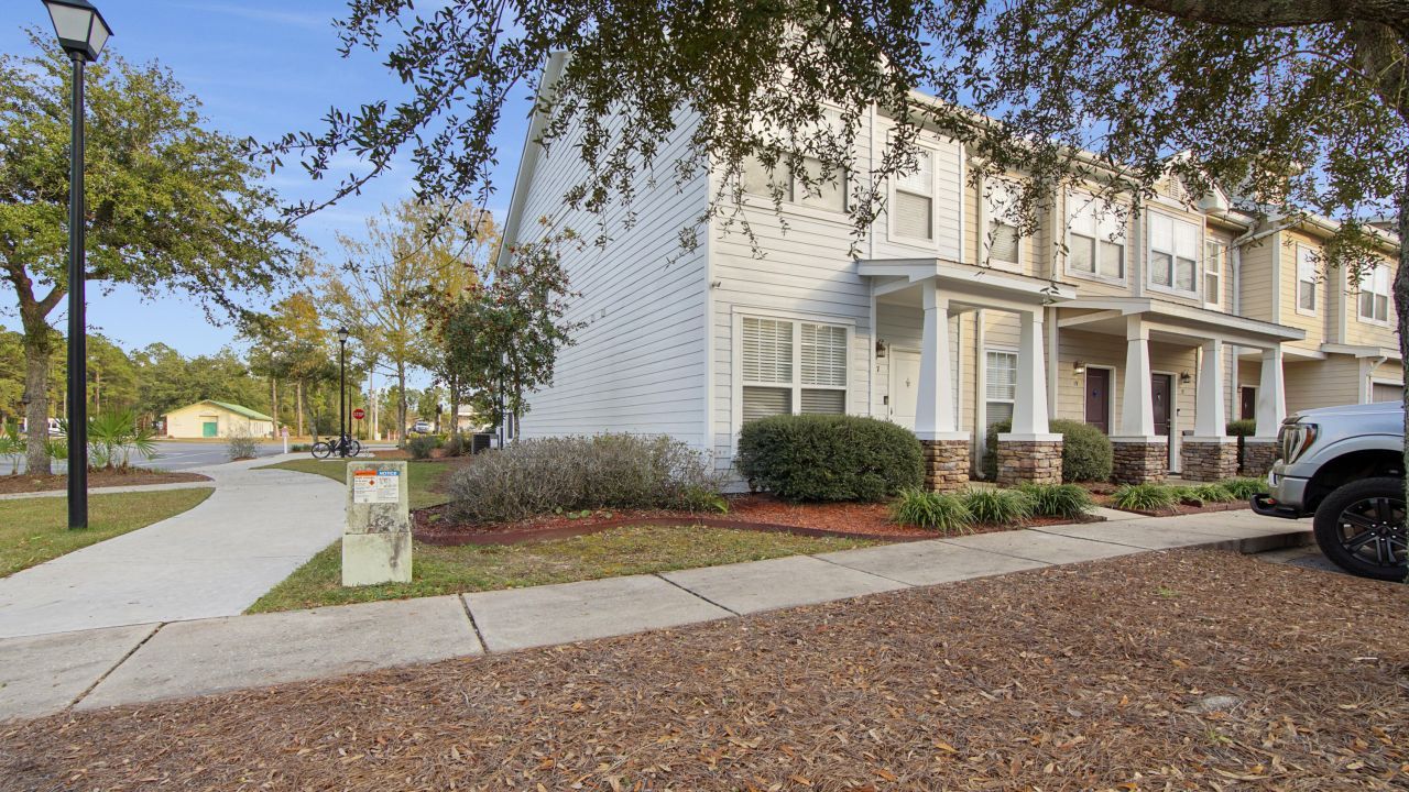 17 S Sand Palm Road, Freeport, FL 32439 Main Photo