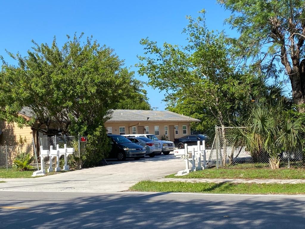 525 S Swinton Avenue, Unit 1-8, Delray Beach, FL 33444 Photo