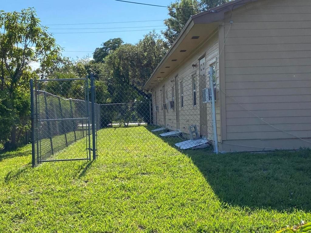 525 S Swinton Avenue, Unit 1-8, Delray Beach, FL 33444 Photo