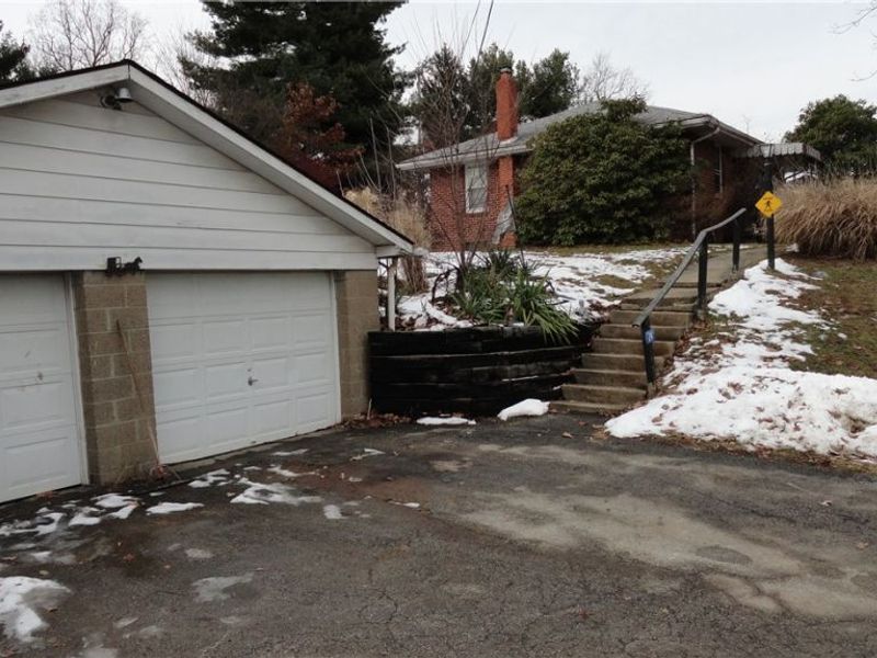 24 Hawthorne Lane, Chester, WV 26034 Photo 11