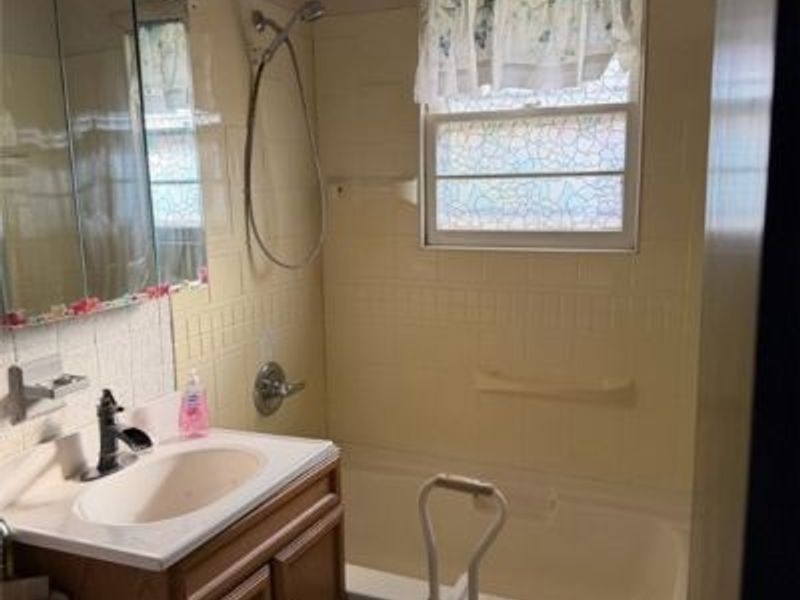 24 Hawthorne Lane, Chester, WV 26034 Photo 16