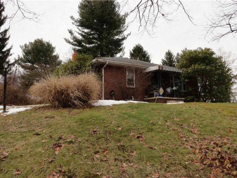 24 Hawthorne Lane, Chester, WV 26034 Photo 2