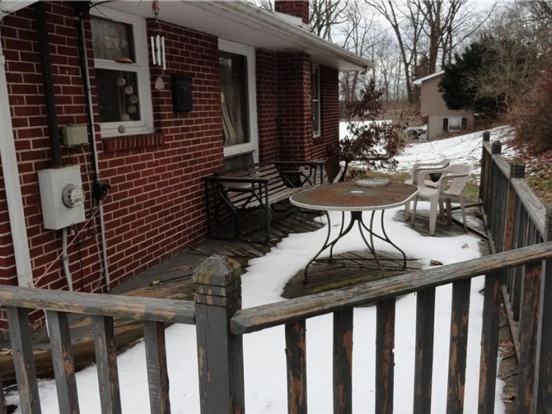 24 Hawthorne Lane, Chester, WV 26034 Photo 8