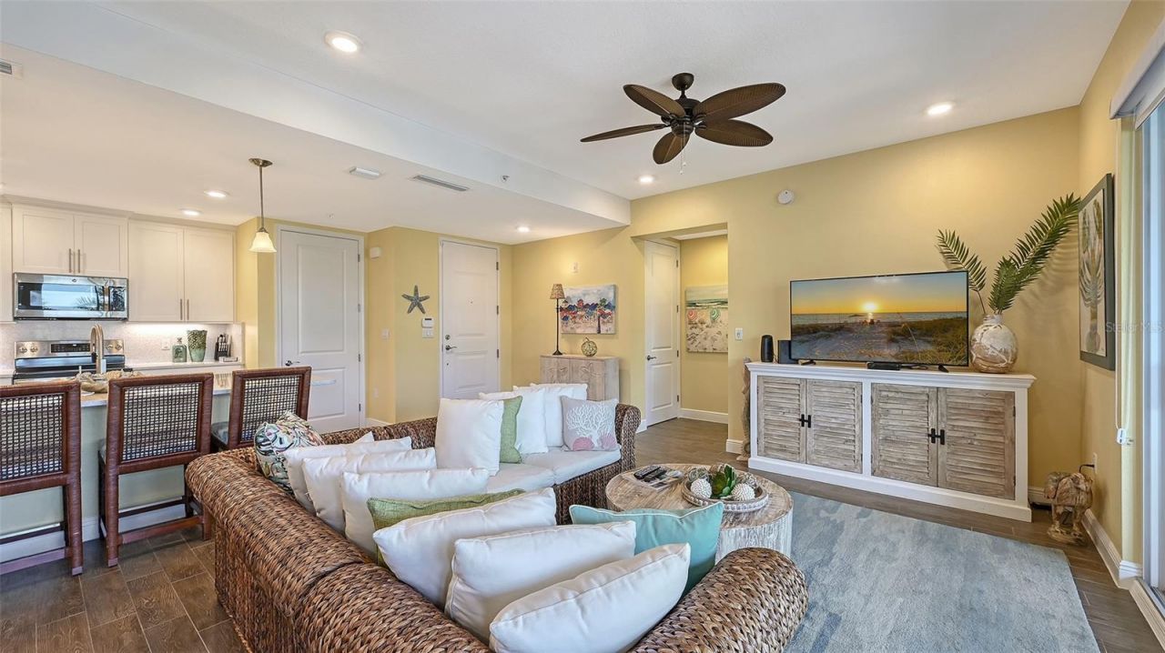 388 Aruba Circle, Unit 201, Bradenton, FL 34209 Photo